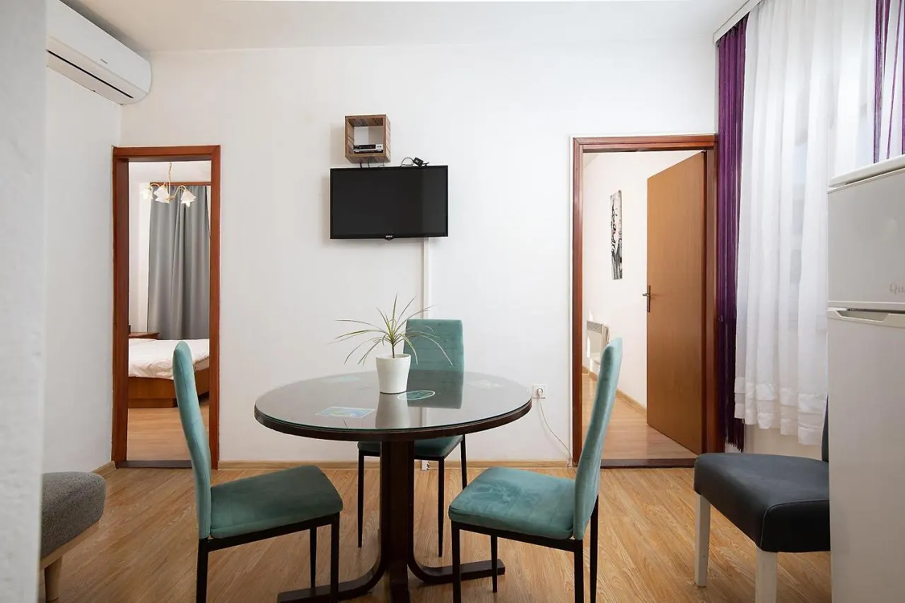 Apartment Majer Medolino 0*,